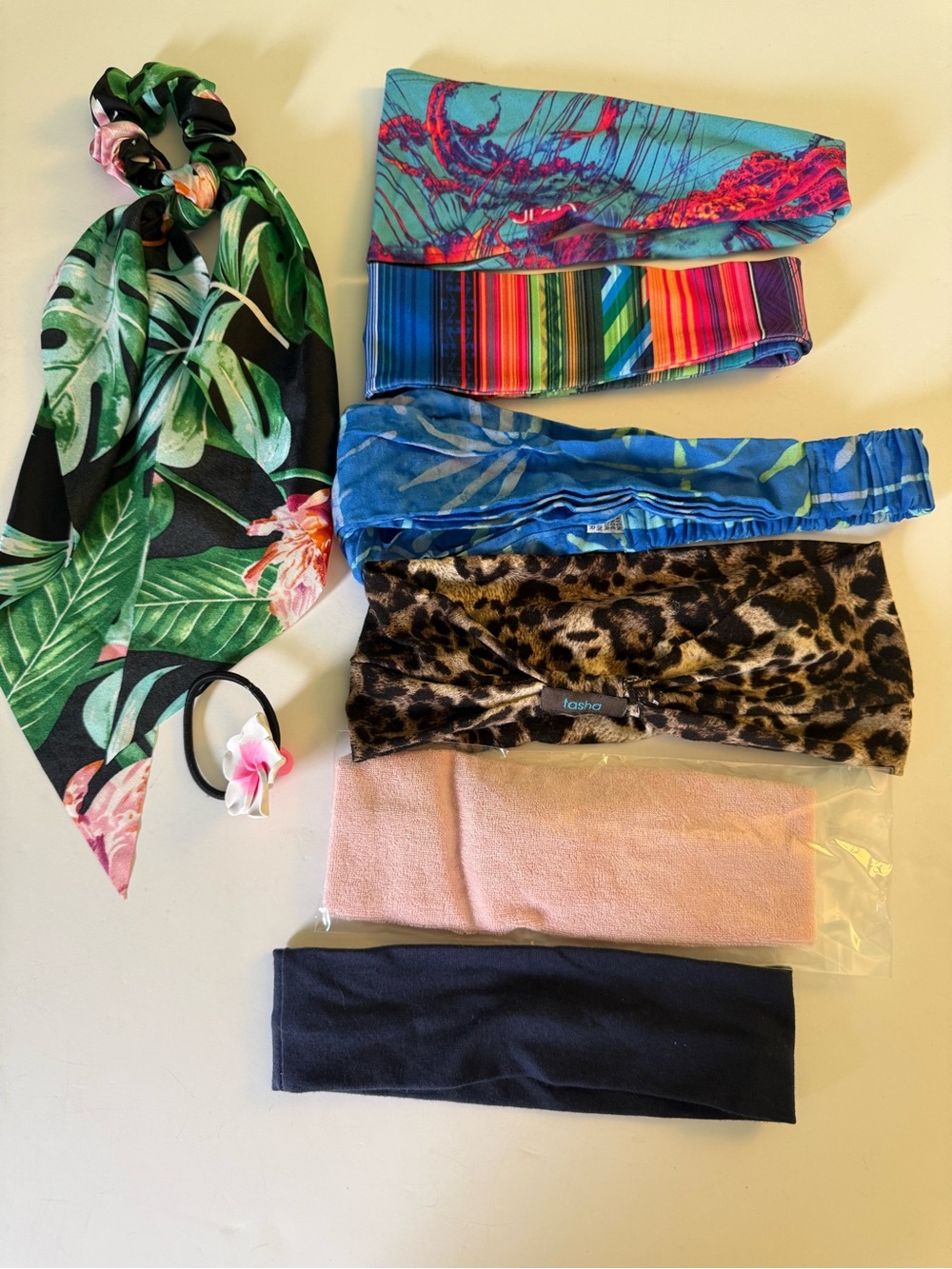EIGHT Hair Bands Variety Pack NWOT - Picture 1 of 16